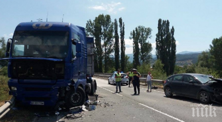 ново меле две коли тир сблъскаха пловдивско