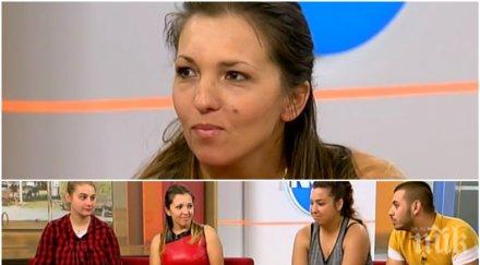 трогателно абитуриенти събират пари протеза своята учителка