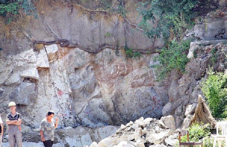 Защитени ли са скалите на пловдивските хълмове? (СНИМКИ)