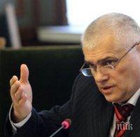 Валентин Радев приема оплаквания на профила си във Фейсбук