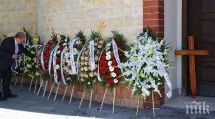 стотици хора простиха божидар данев последния път