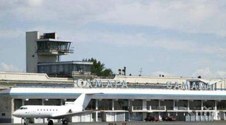 силен вятър отнесе покрива терминал летището самара