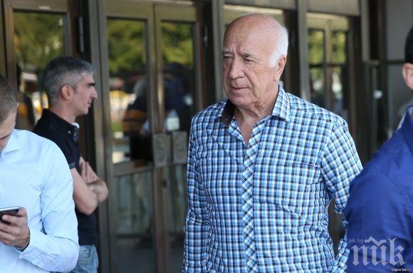 Легенда на Левски хвърли оставка