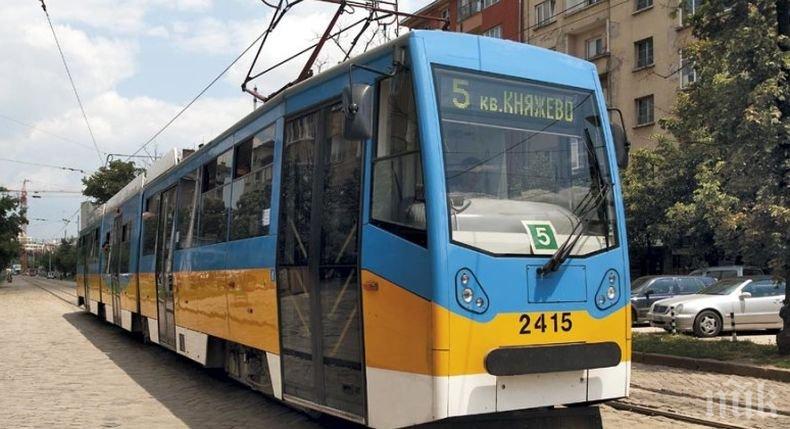 Важно! Транспортът в София спира за минута заради Деня на Ботев