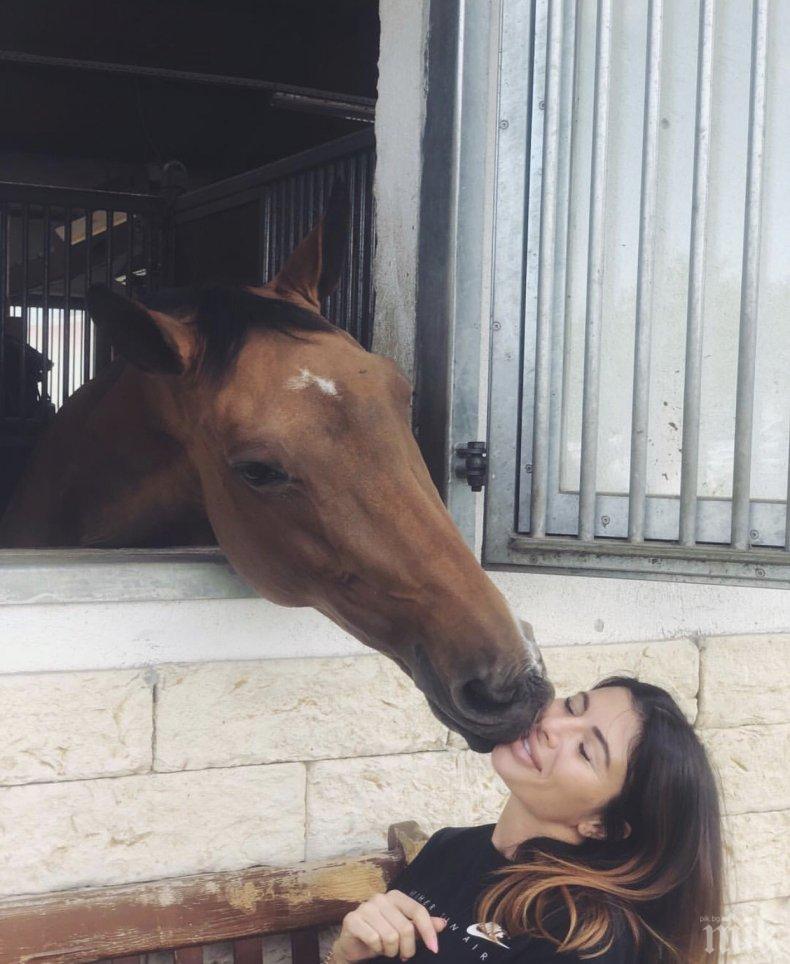 Инициативата „Полет с коне на Александра Арабаджиева с второ издание