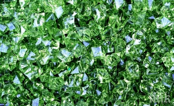 Сръбските митничари спипаха българка с 15 кила кристали Сваровски