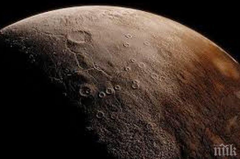 Сонда откри метанови дюни на Плутон