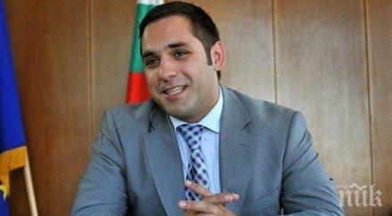 извънредно пик абв иска главата ключов министър