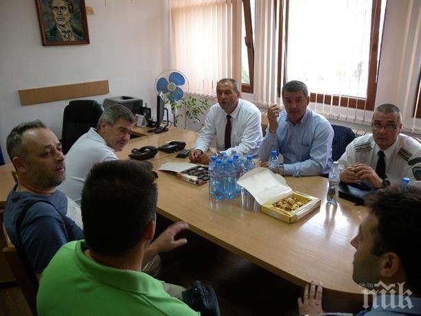 На кутия бонбони: Български и гръцки полицаи решиха да патрулират съвместно в Ксанти