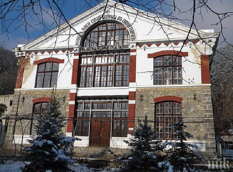 Карлово ликува! Превръщат дарена от Евлоги Георгиев фабрика в музей