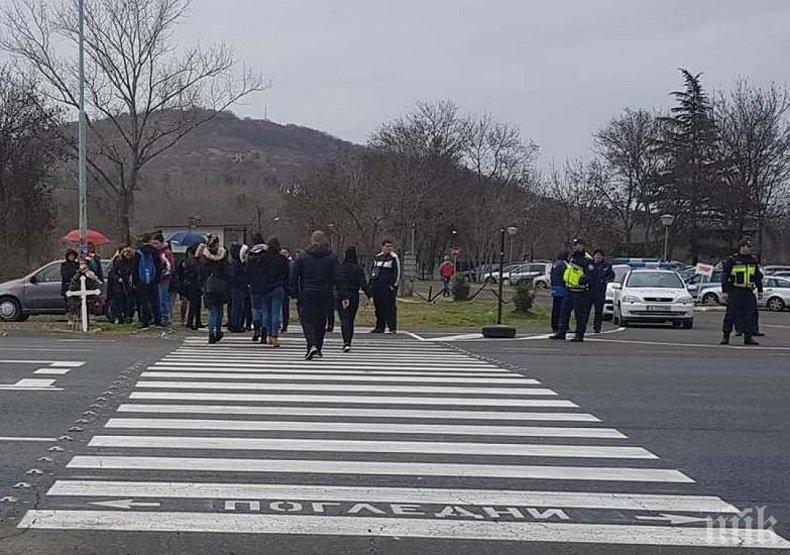 След смърт на ученик: Започва изграждането на пешеходен надлез на пътя Бургас - Созопол