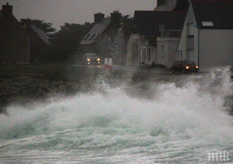 Още две жертви на бурите във Франция