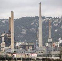 Френски фермери блокираха рафинерии и складове на 