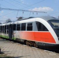 НА КОСЪМ ОТ ТРАГЕДИЯ! Пътнически влак едва не изгоря в движение