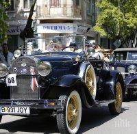 Парад на ретро автомобили в Дупница