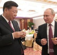 Путин сготви китайски палачинки (ВИДЕО)