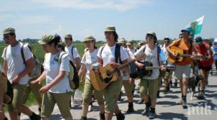 учител дари уникална сбирка ботевия поход