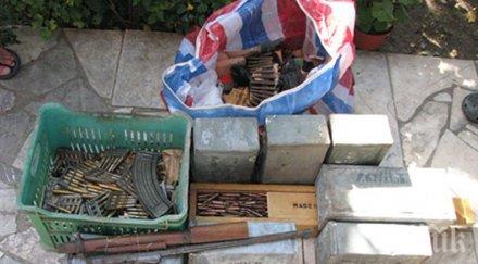 операция иззеха незаконни оръжия двама мъже монтанско