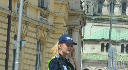 хит нета блондинка регулира движението софия