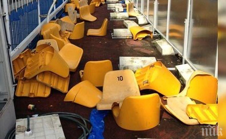 Малолетни потрошиха седалки на стадиона в Еленско