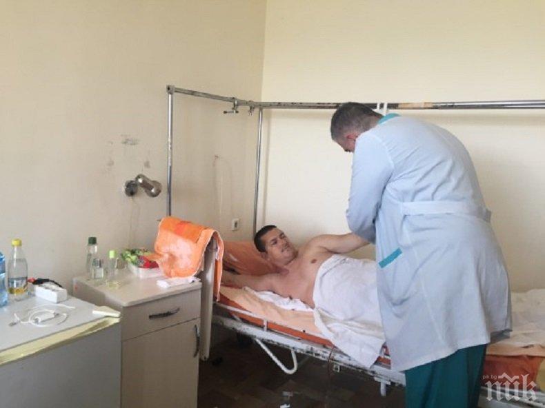 Кмет падна от 5 метра, сменял уличното осветление! Претърпя сложна операция