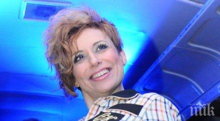 ужасът старостта годишната актриса стефания колева напомпа бюст