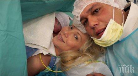 премиерната снимка сина мис българия вселена венета кръстева умили