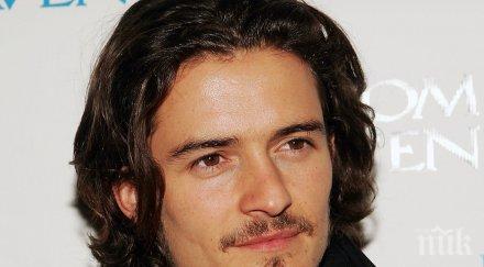 орландо блум медитира правец