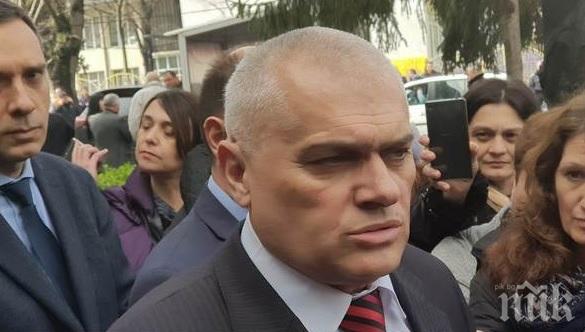 Министър Радев стяга редиците в Ботевград след убийството на Пелов