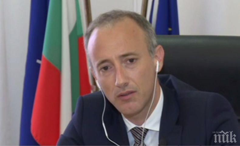 ГОРЕЩА ТЕМА! Образователният министър с ексклузивен коментар за скока на учителските заплати