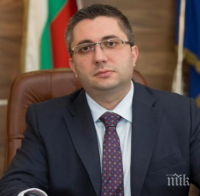 Министър Нанков връчва дипломите на зрелостници в Ловеч