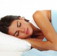 7 ХИТРИНКИ! Как да спим, когато ни е жега