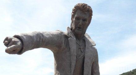 откриха огромен паметник джони холидей франция