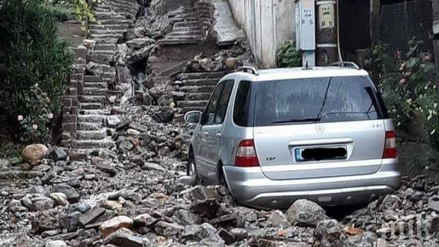 Брутален потоп отнесе цяла улица в Дупница