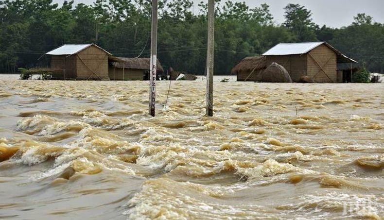 Бедствие! Жертвите на наводненията в Индия достигнаха 17 души