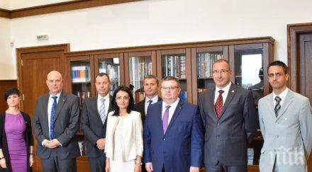 главният прокурор сотир цацаров срещна словенския колега