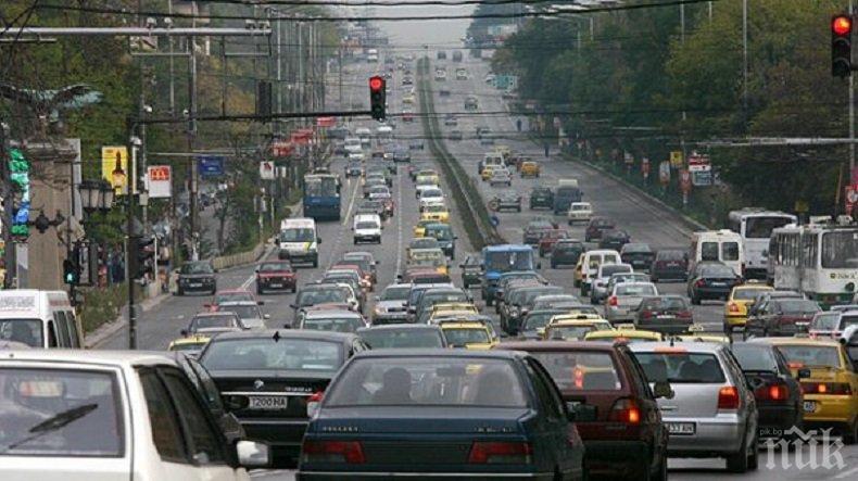РЕКОРД! София с най-много автомобили на глава от населението в Европа
