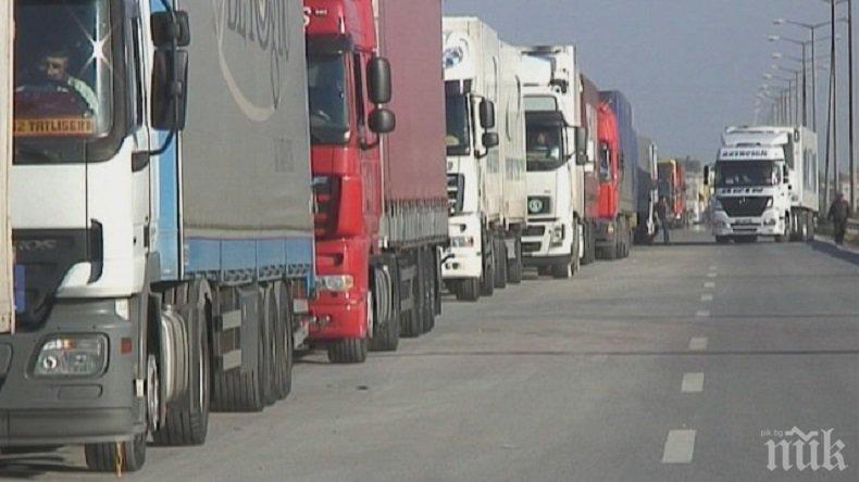 Натоварена сутрин по границата с Турция 