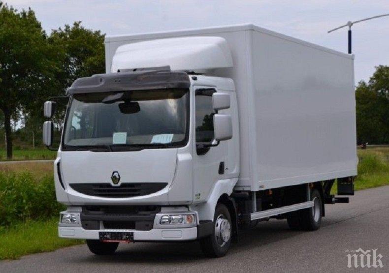 Грузинец блъсна кола на бензиностанция във Видин и офейка