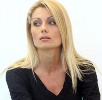 Венета Райкова с вила в Гърция