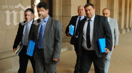 допуснал разглеждане жалбата герб касиране вота