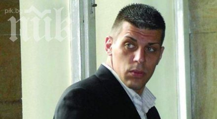 прибират тройния убиец затвора