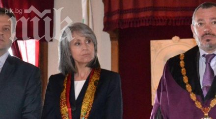 попова българия била успешна управление високообразовани хора