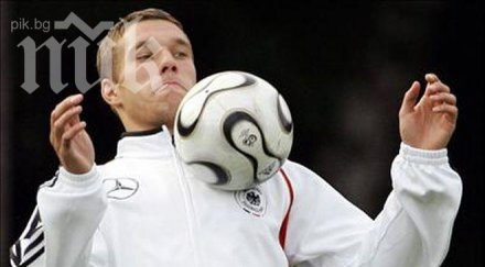 лукас подолски показва уменията българско дете