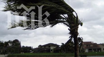 ураганът барбара взе две жертви