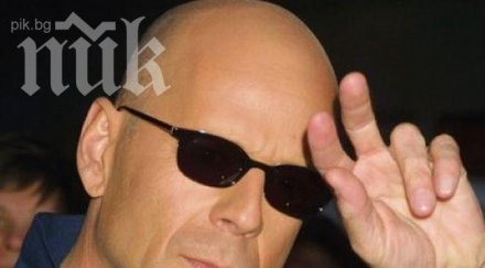 брус уилис иска млн долара имението бевърли хилс