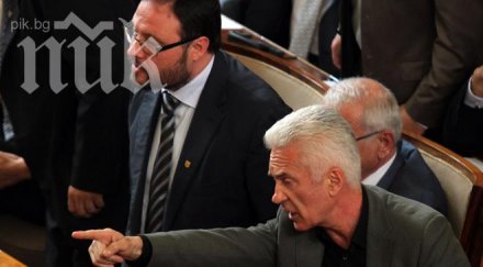 искат полиция парламента заради агресивните депутати волен сидеров