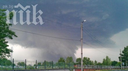 торнадо бушува плевенско