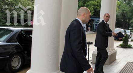 цветанов кътал стотици записи компромати политици бизнесмени