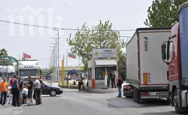 Скъсан кабел блокира Капитан Андреево